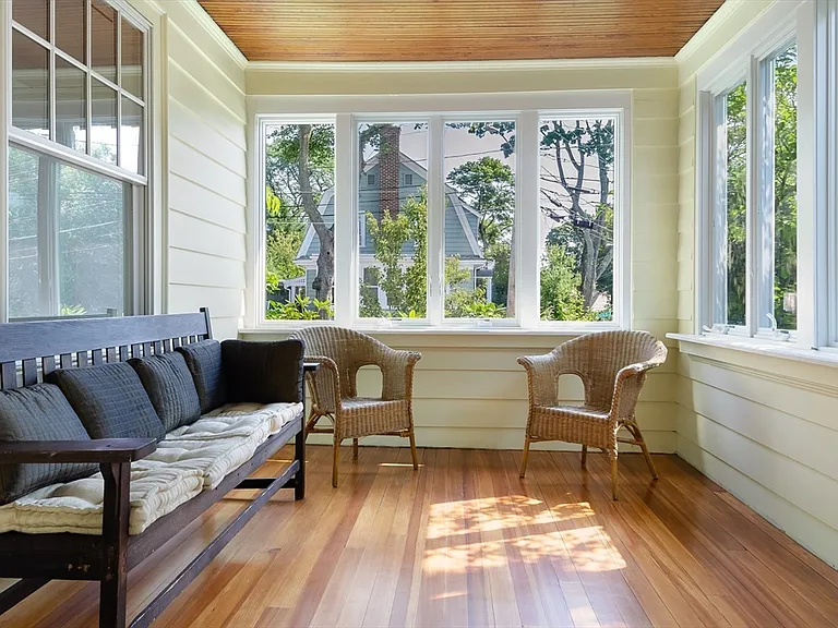 29 Devereaux St — Photo 3