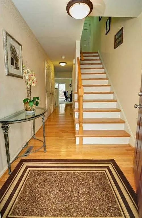 108 Vernon Ct photo 1