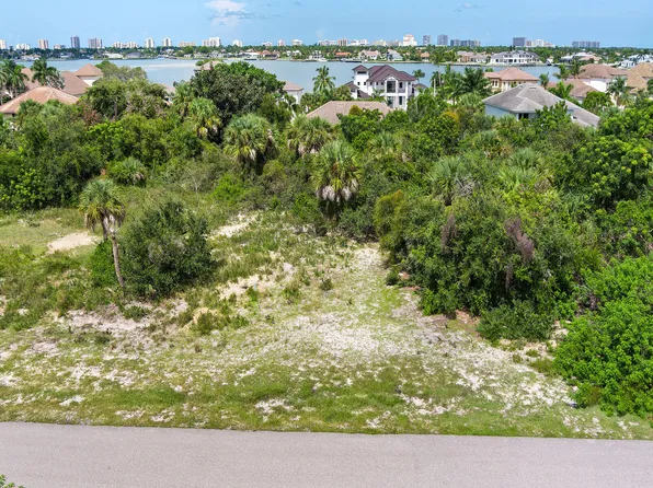 680 Inlet Dr, Marco Island, FL 34145