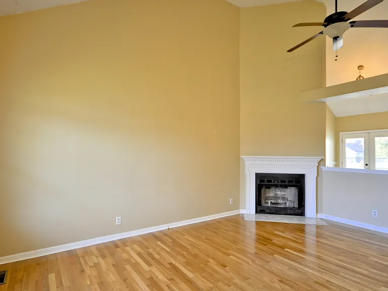 1942 Timberline Way — Photo 3
