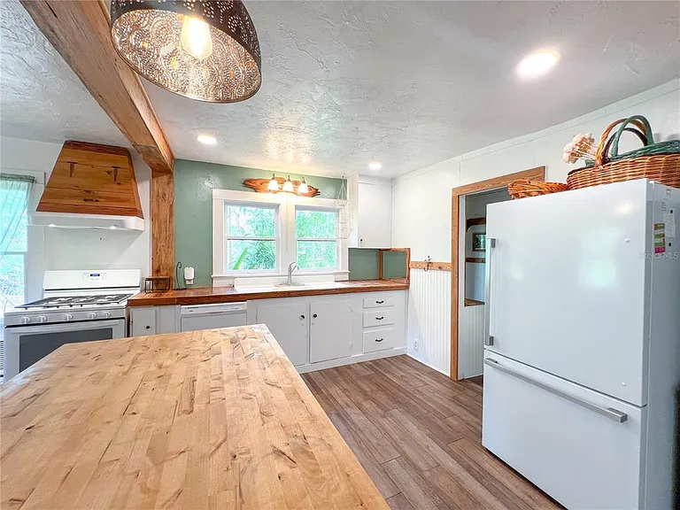 11716 NE 7th Ave — Photo 6