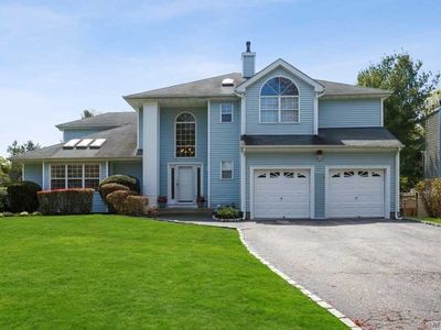 6 Peter Ct, Saint James, NY, 11780