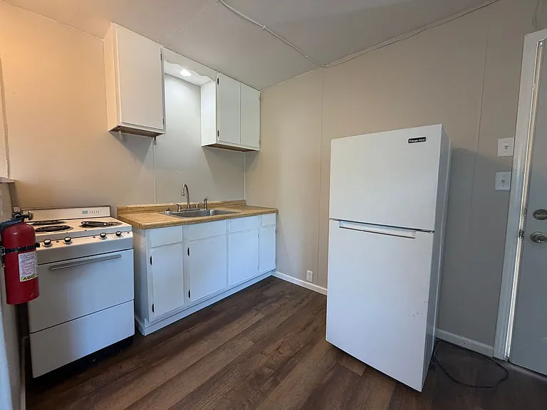209 W Main St. — Photo 3