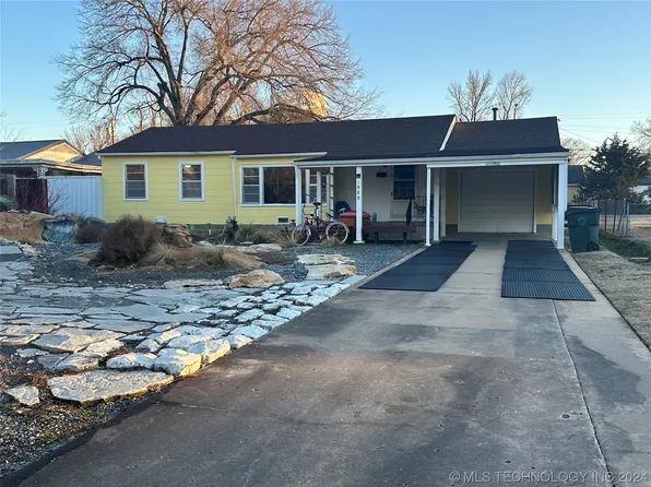 1828 E 10th St, Okmulgee, OK 74447