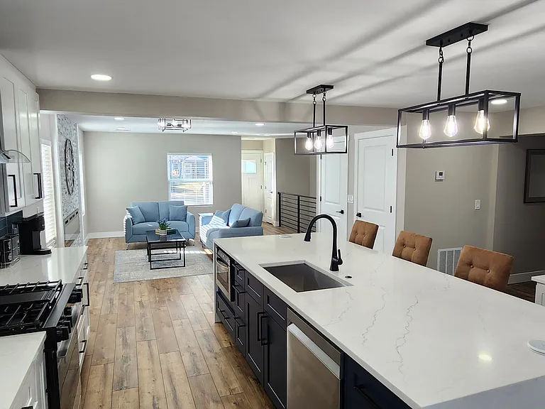 3046 N Saint Paul St — Photo 8