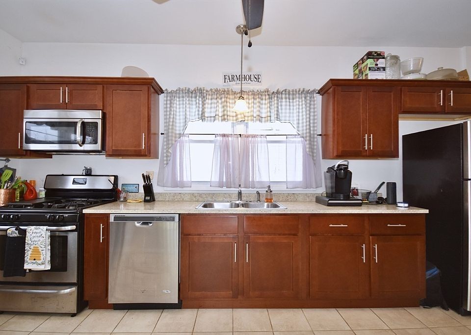 196 Grinnell St, New Bedford, MA 02740 Zillow