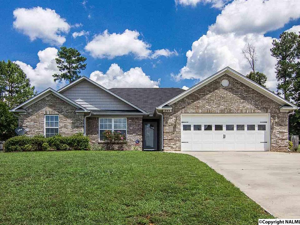 1st image of 293 Lazy Oak Dr