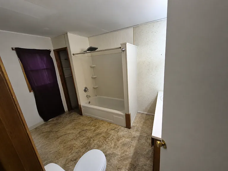 805 W Packard St — Photo 12