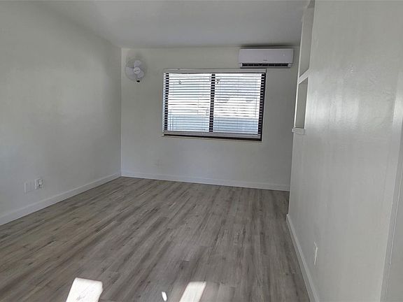 5th image of 1830 Lincoln St #2