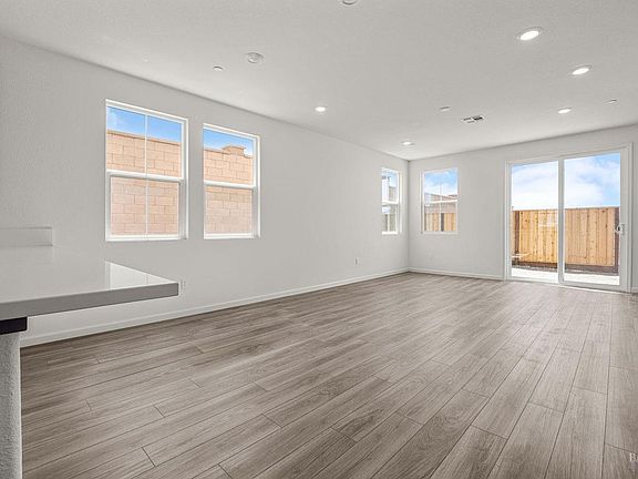 5th image of 4596 Marsh Creek Place