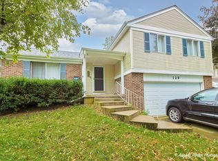 129 Midway Ln, Vernon Hills, IL