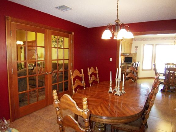 4th image of 1300 E Holly Hill Cir