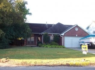 412 S 9th St, Nederland, TX 77627