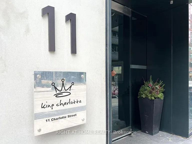 11 Charlotte St #3005 — Photo 2