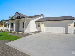 406 Birch Ave, Middleton, ID 83644