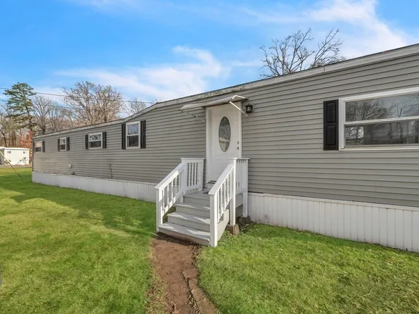45 Pipit Dr, Chicopee, MA 01020