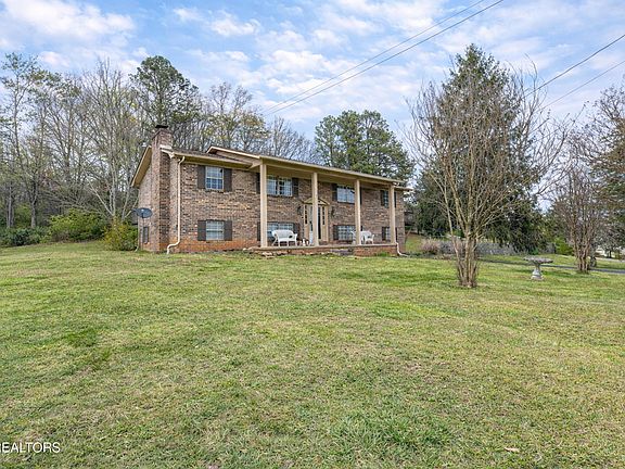 2nd image of 655 Wesley Rd