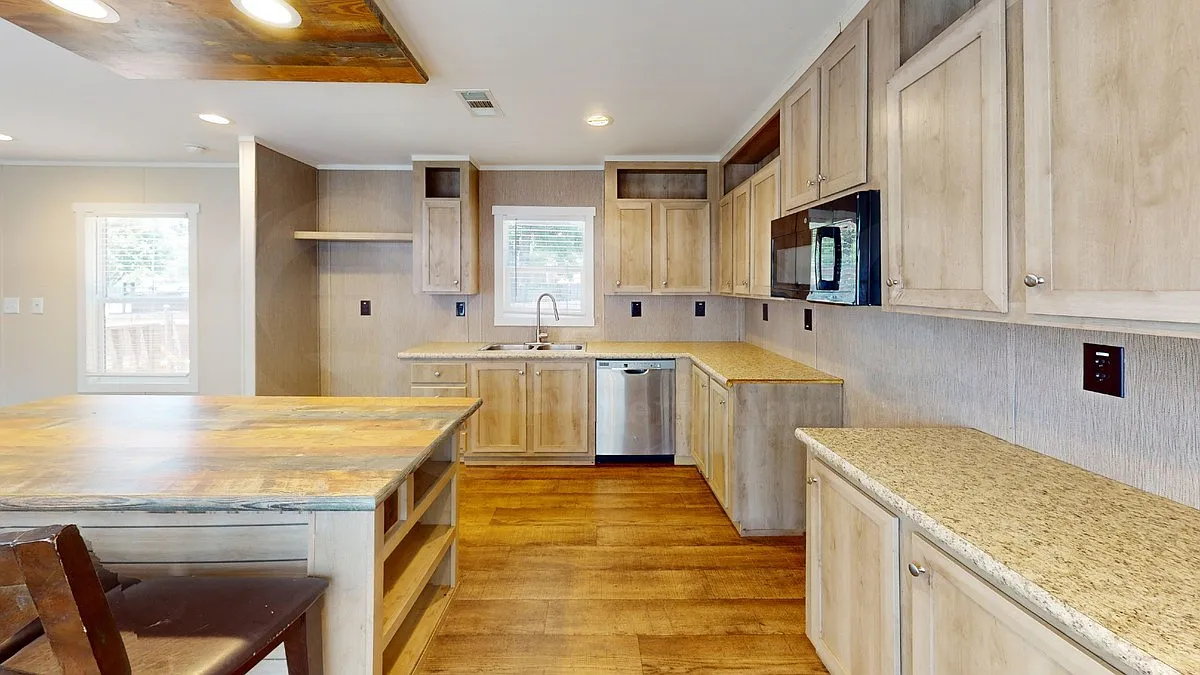 3 bed, 1.5 bath, 1300 sqft, $1,850 — Photo 2