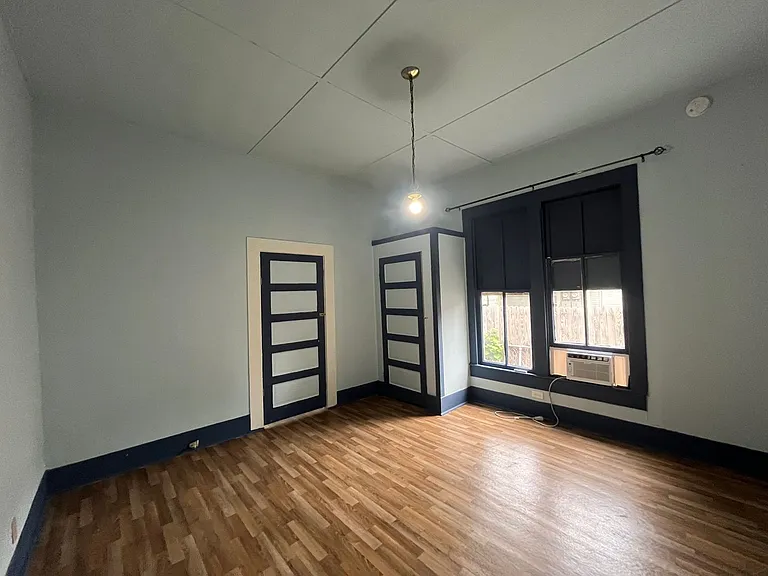213 Cadwallader St #2 — Photo 9