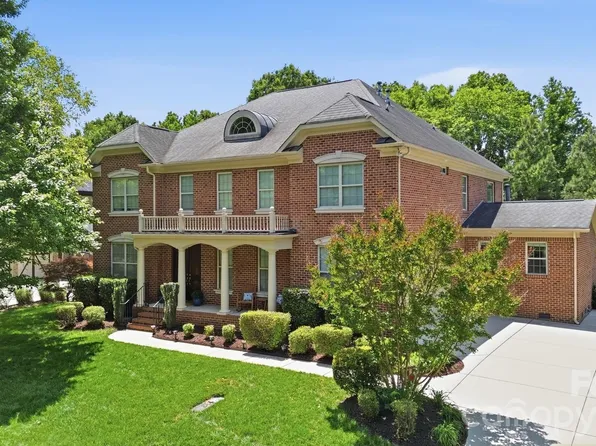 3219 Lakehurst Xing, Matthews, NC 28104