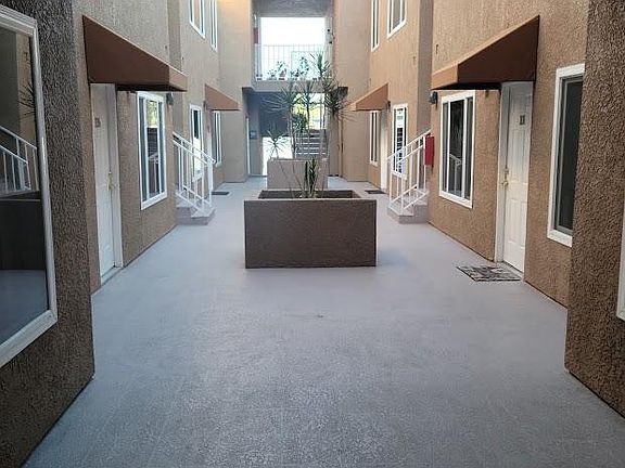 4th image of 22711 Del Valle St APT 106