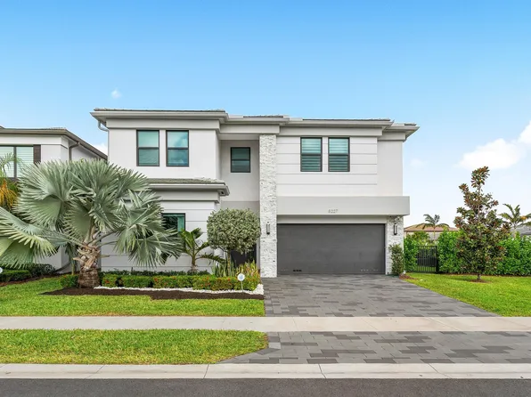 8227 Oceanus Dr, Boca Raton, FL 33496