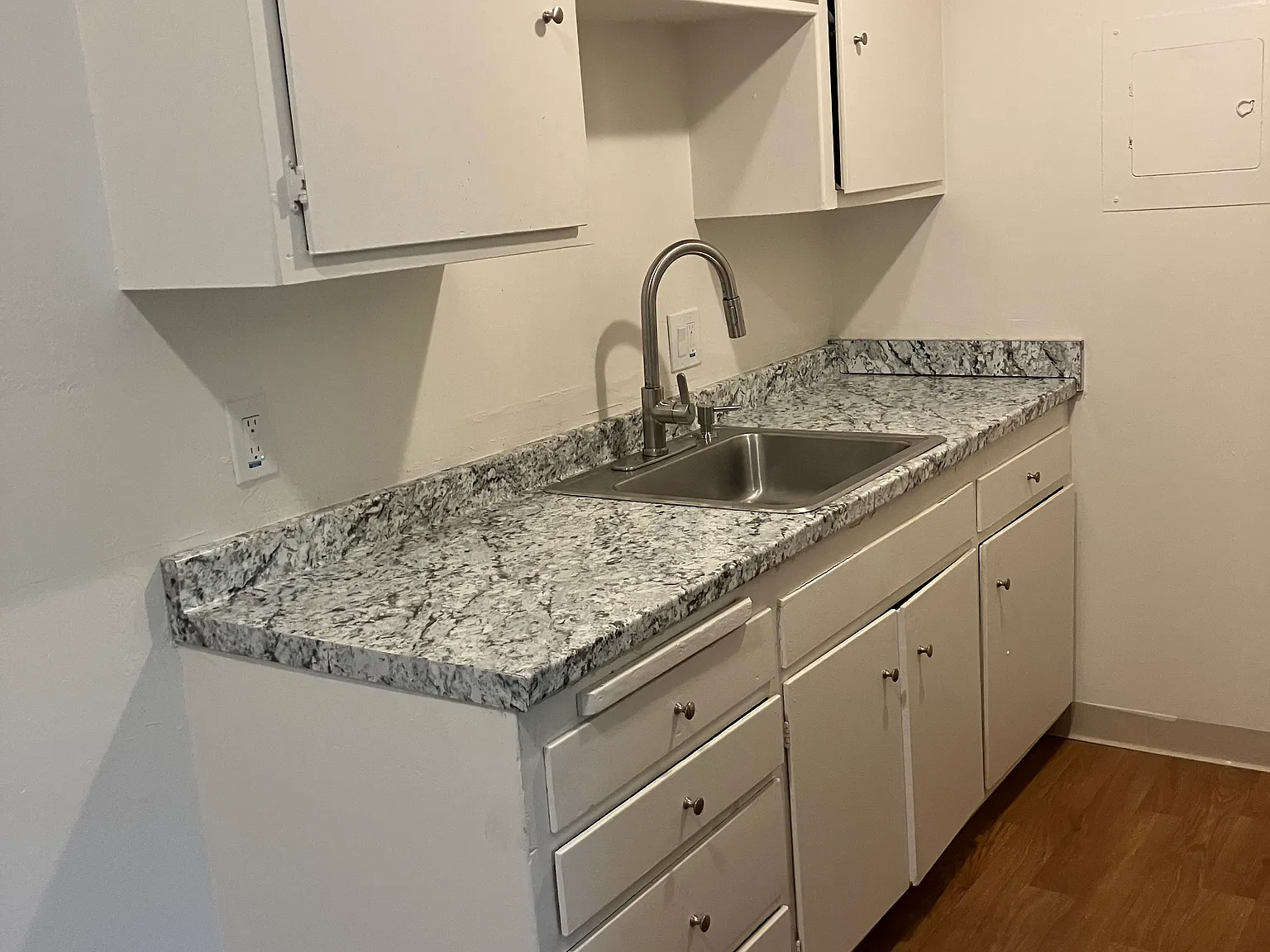 1 bed, 905 sqft, $1,385 — Photo 4