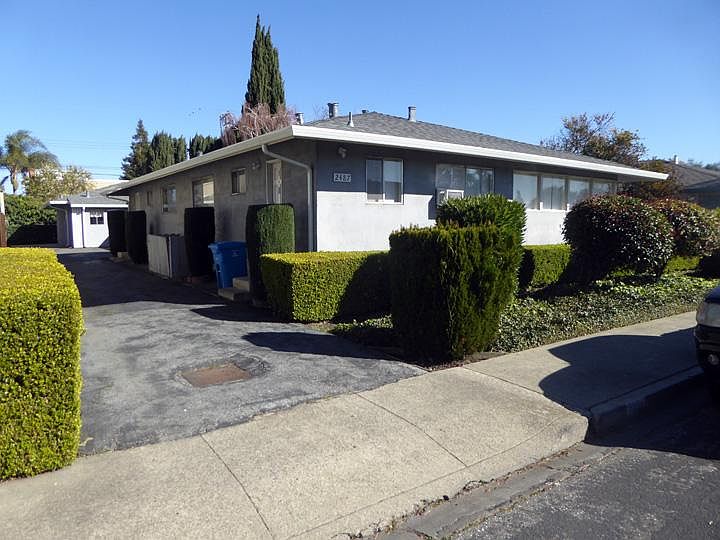 1st image of 2487 Anna Dr #1