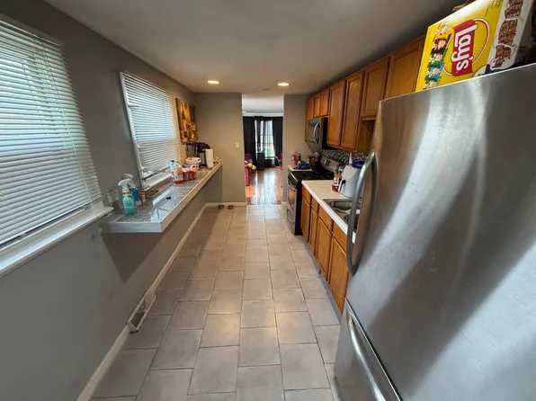 (undisclosed Address), Markham, IL 60428