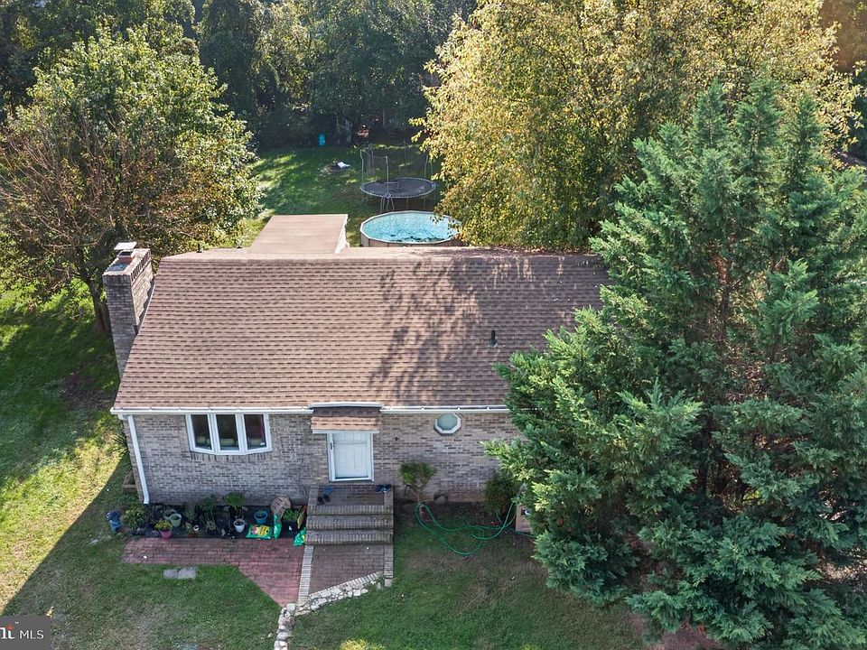 1st image of 205 Dominion Ln