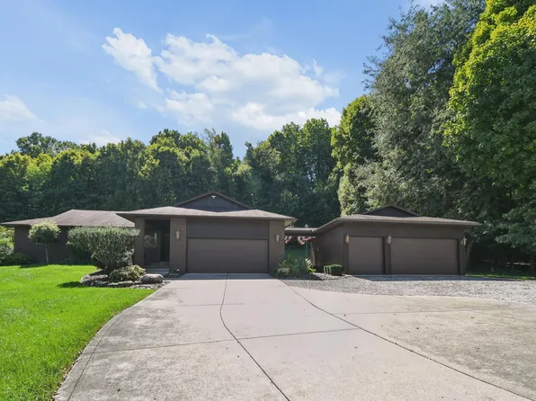 819 Briarhill Dr, Newark, OH 43055