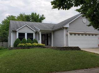 653 Dover Dr, Elgin, IL 60120