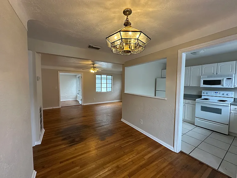 Living / Dining Area