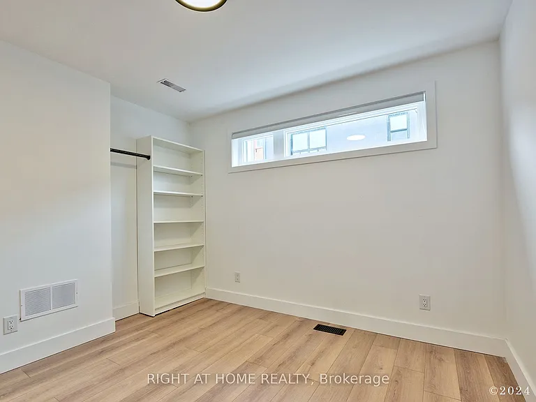 50 A Lanark Ave #COACHHS — Photo 7