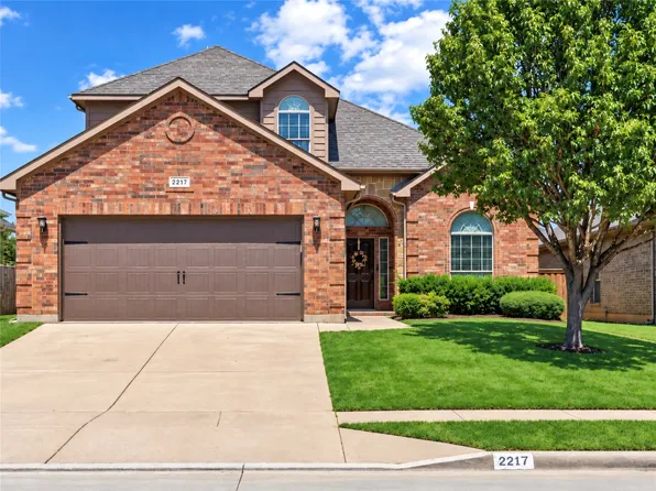 2217 Frosted Willow Ln, Fort Worth, TX 76177
