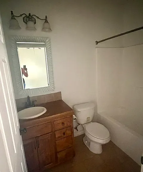 570 Dublin Ave — Photo 8