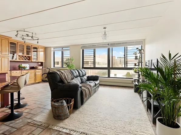 9921 4th Avenue image 1 of 7