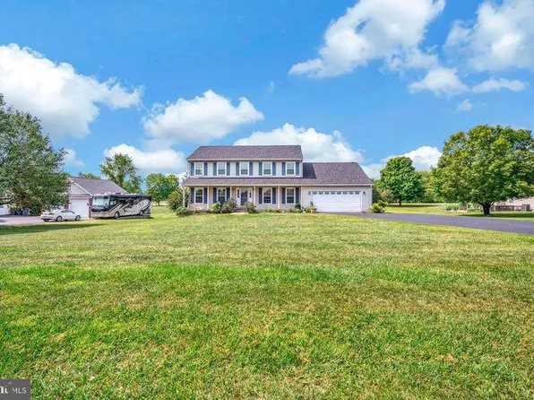 6746 Lake Dr, Warrenton, VA 20187