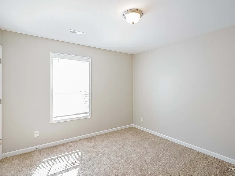 1316 Georgetown Dr — Photo 12
