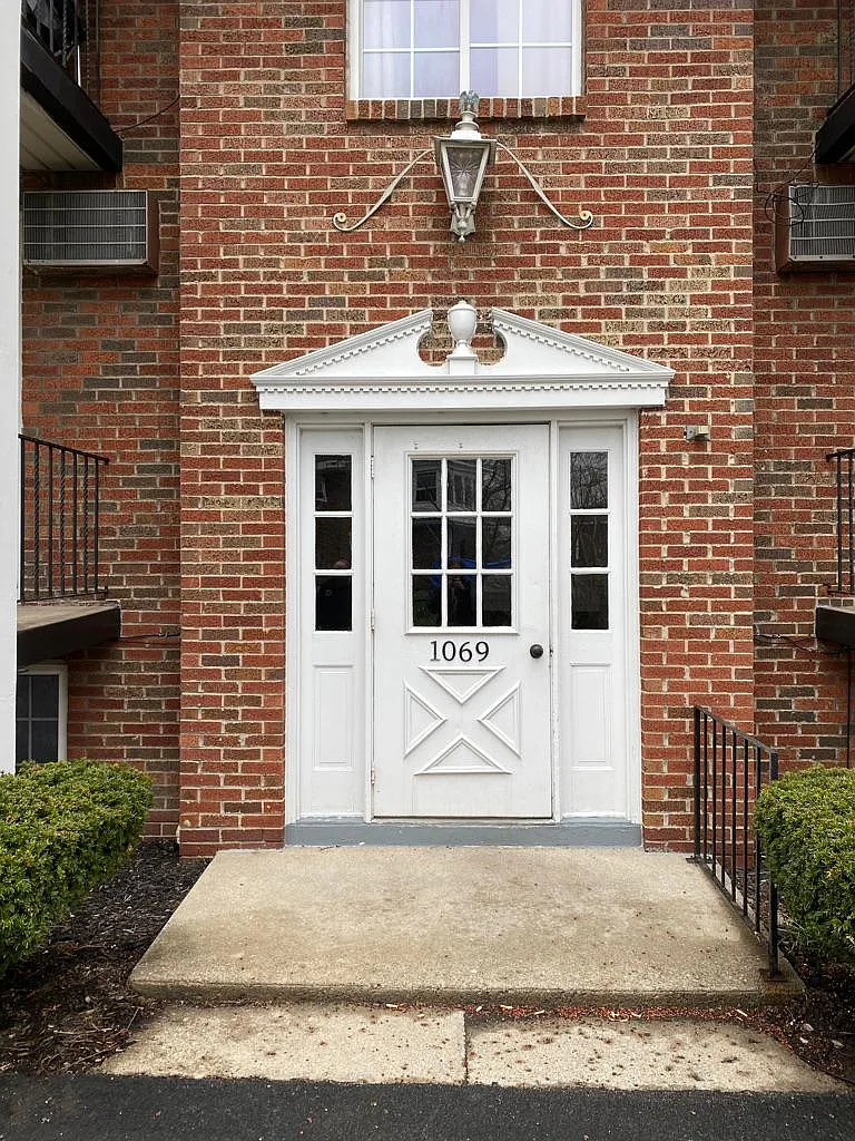 Building Photo - 1069 Delaware Rd #2
