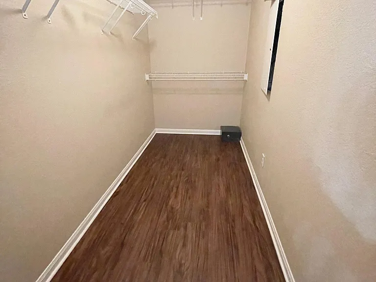 4423 Meadowside Ln — Photo 12