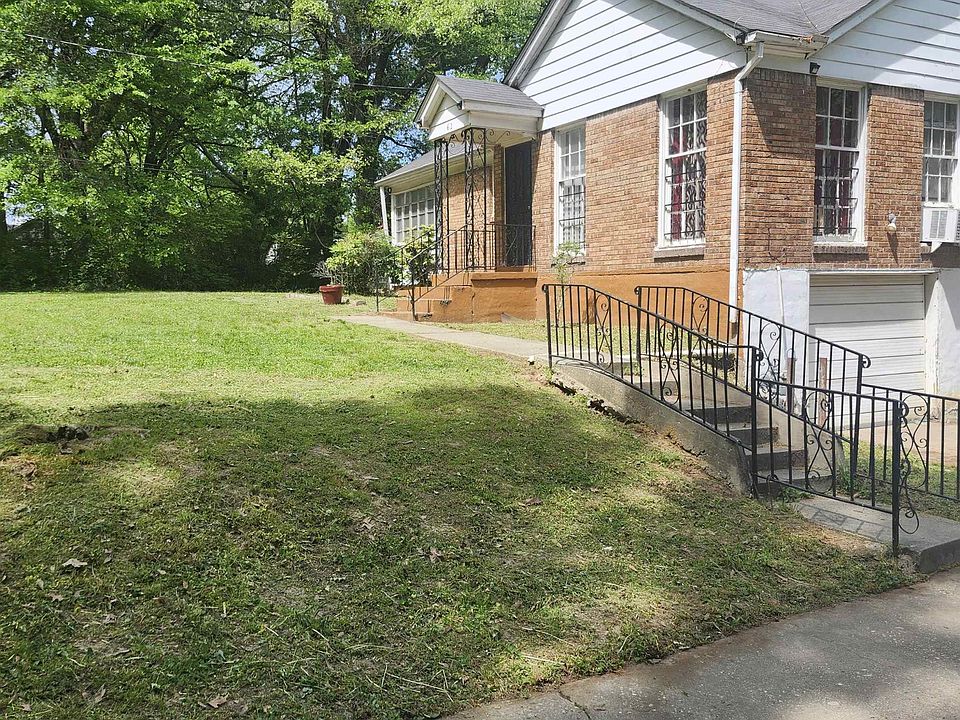2nd image of 62 Eastman Rd