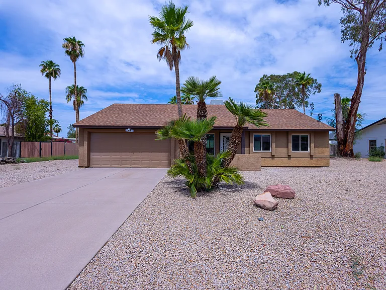 6424 E Aire Libre Ln — Photo 2