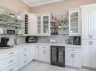 3123 Aviamar Cir APT 201, Naples, FL 34114