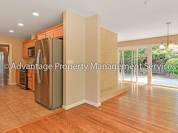 4th image of 4548 Las Lomitas Dr