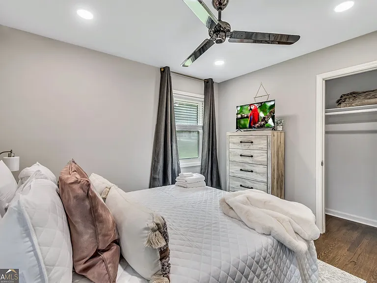 597 S Gordon Rd SW — Photo 19