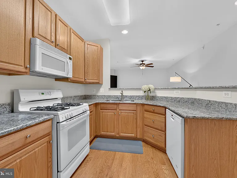 43081 Zander Ter — Photo 24