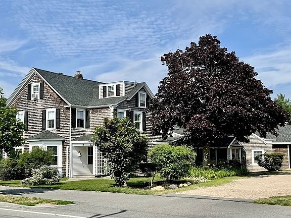2nd image of 388 Sea St