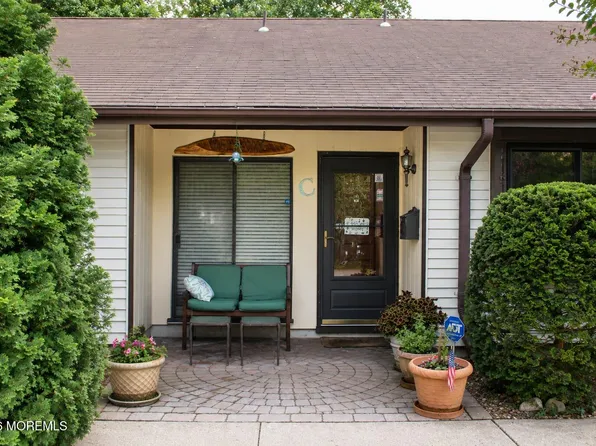 73 Overlook Way #C, Manalapan, NJ 07726