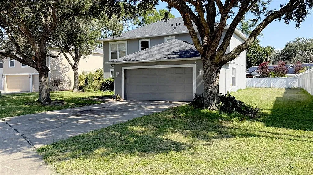 4 bed, 2.5 bath, 2208 sqft, $2,900 — Photo 2